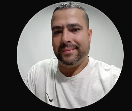 <em>Jhon Giraldo</em>